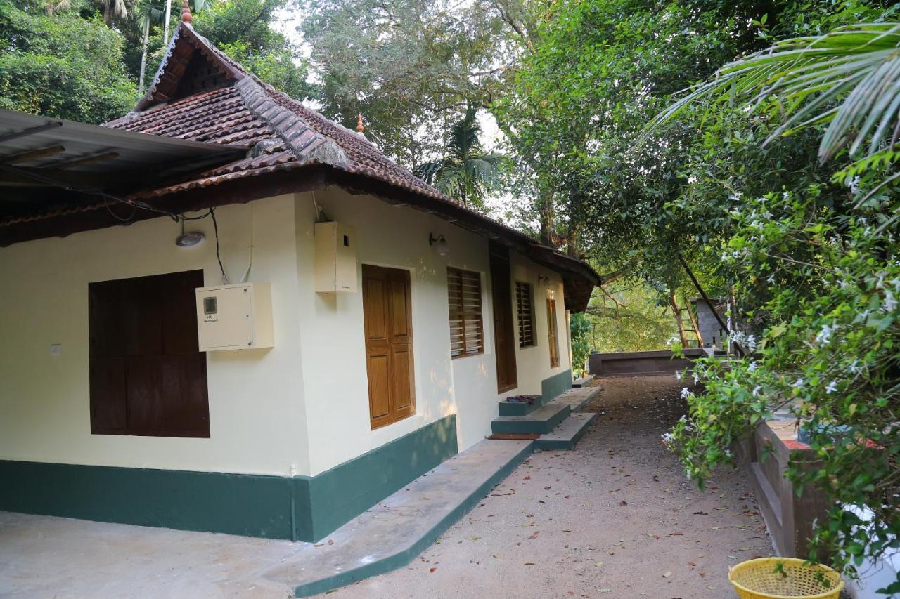 The Mana-Heritage Stay - Chengazhimattam Mana Kottayam Buitenkant foto