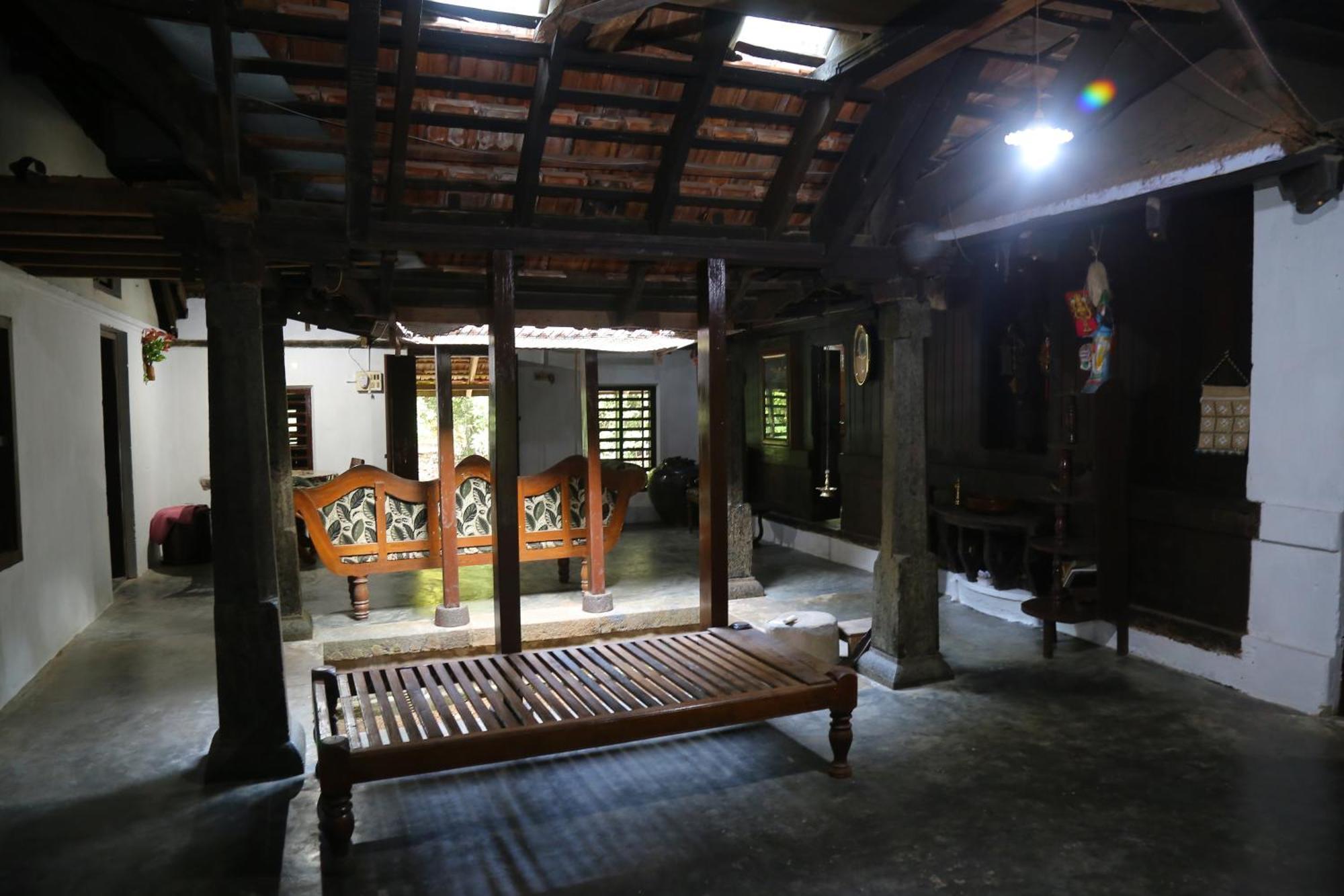 The Mana-Heritage Stay - Chengazhimattam Mana Kottayam Buitenkant foto