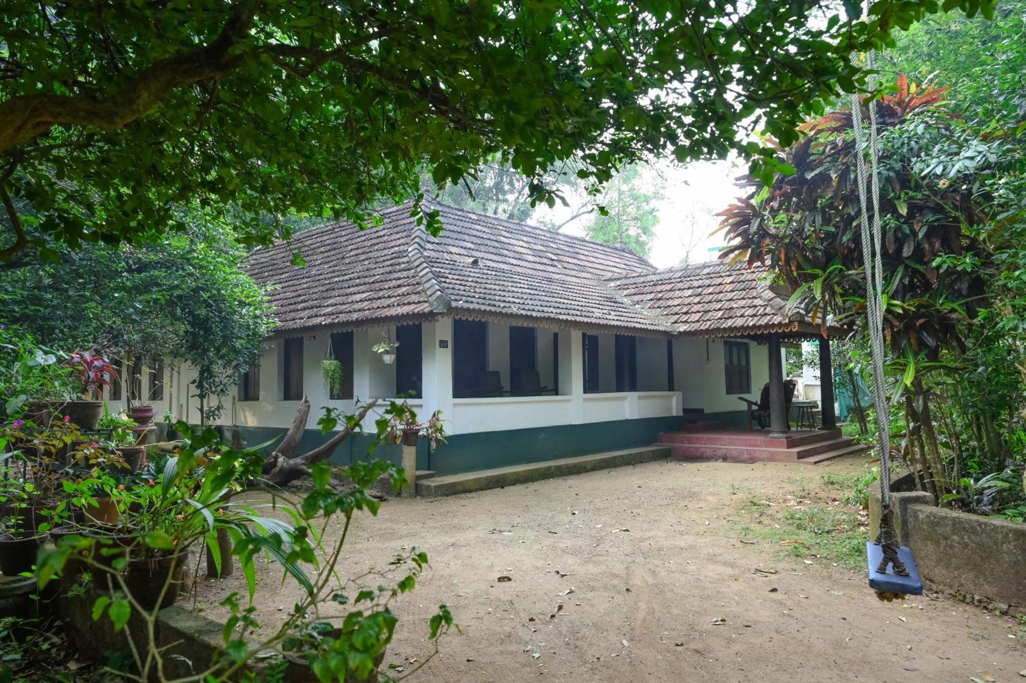 The Mana-Heritage Stay - Chengazhimattam Mana Kottayam Buitenkant foto